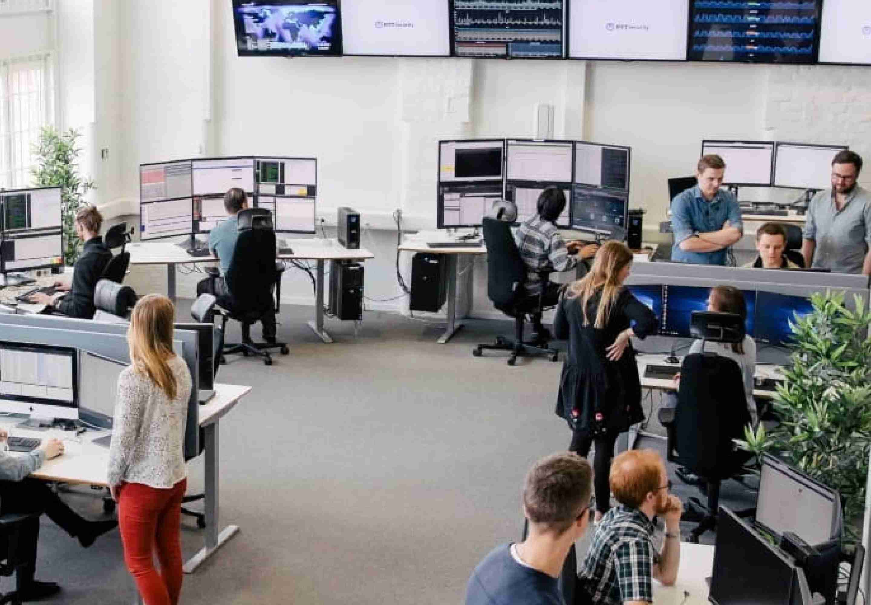 4 steps to securing your networks in a hybrid workplace 2880x2000