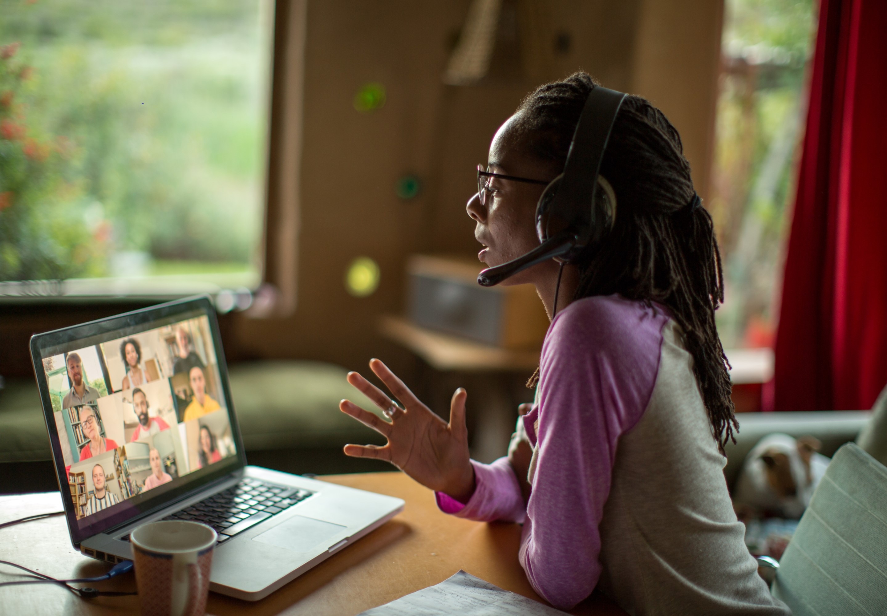 Lady on a virtual meeting