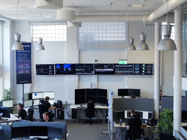 Workforce connecting from everywhere